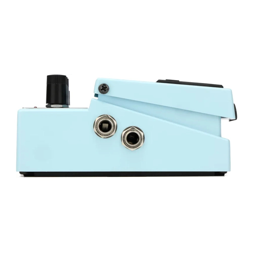 Side view of outputs of BOSS CE-5 STEREO CHORUS ENSEMBLE PEDAL