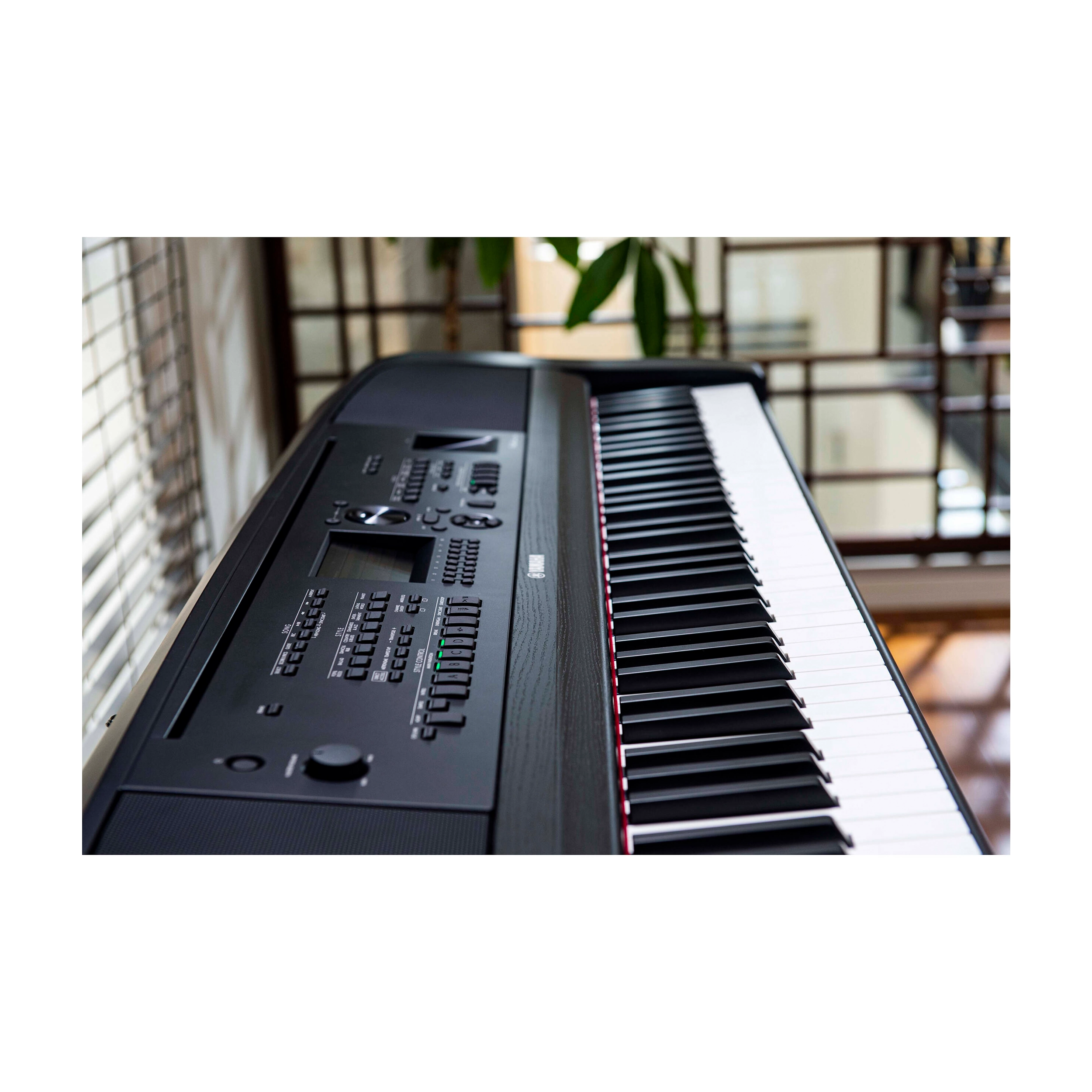 Yamaha DGX670B 88-key Arranger Piano - Black