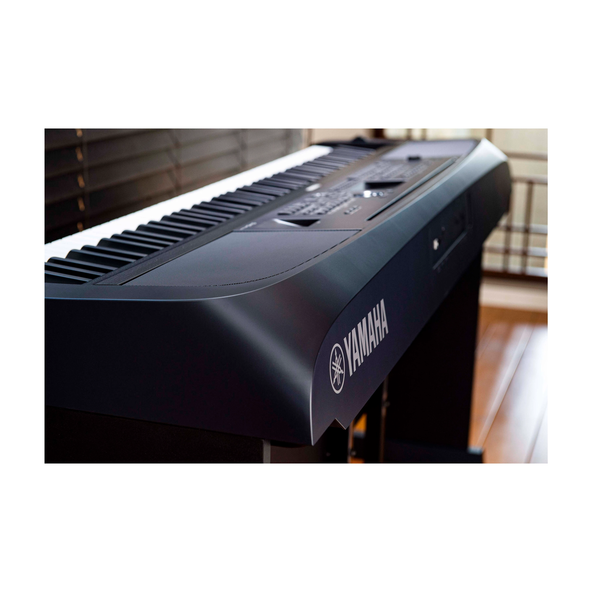 Yamaha DGX670B 88-key Arranger Piano - Black