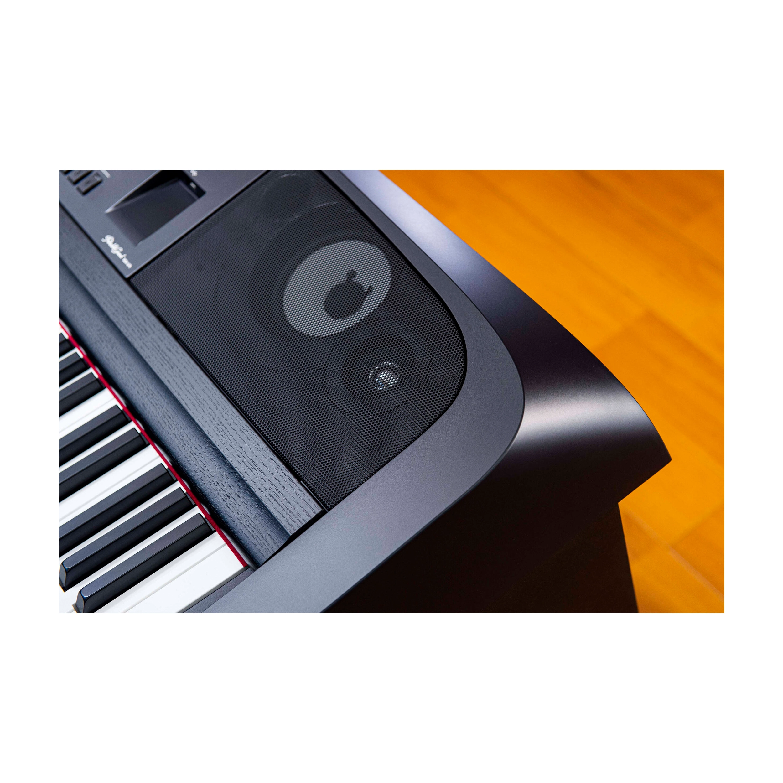 Yamaha DGX670B 88-key Arranger Piano - Black