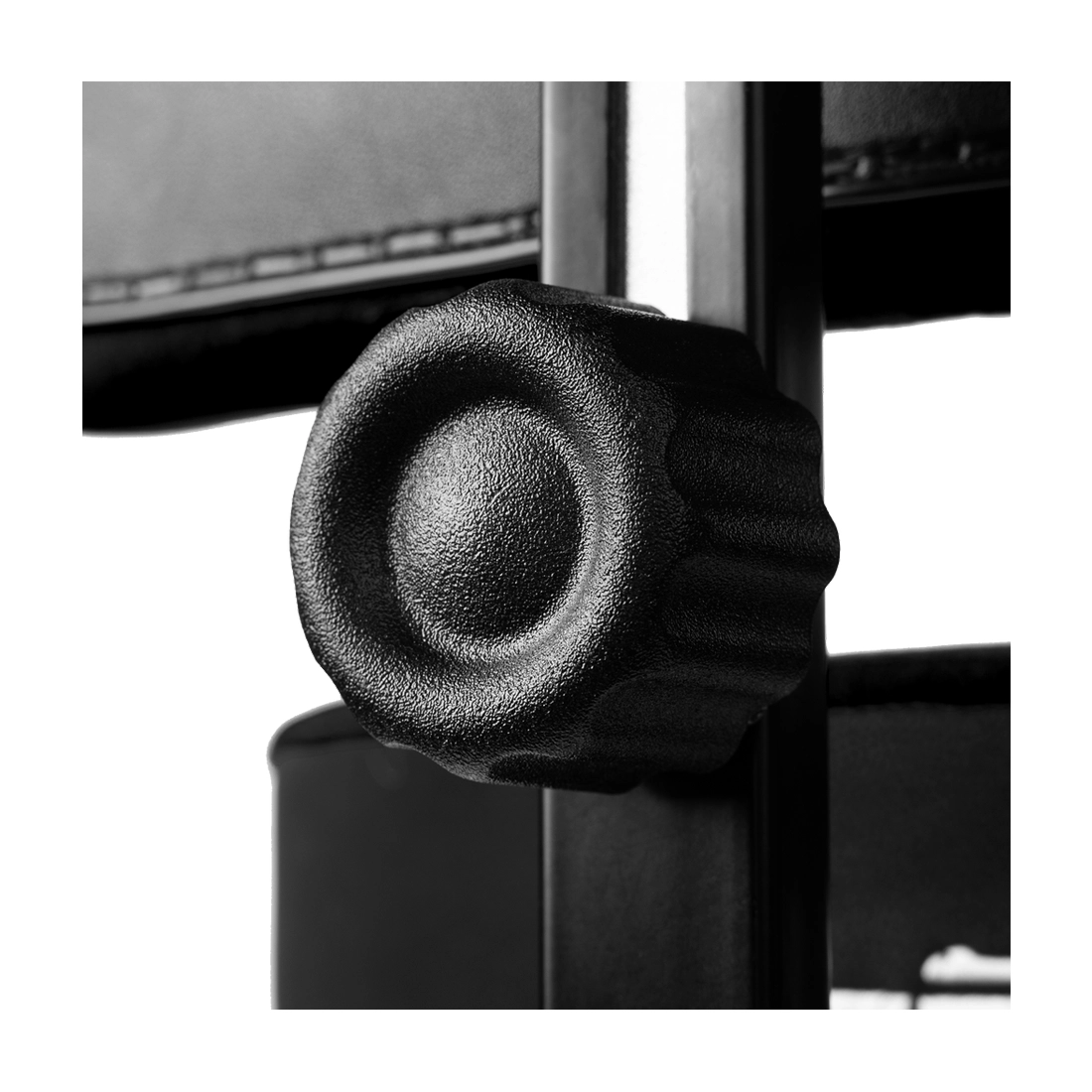 Gator Drum Throne Backrest For Gator Drum Thrones - Black adjustment knob close up