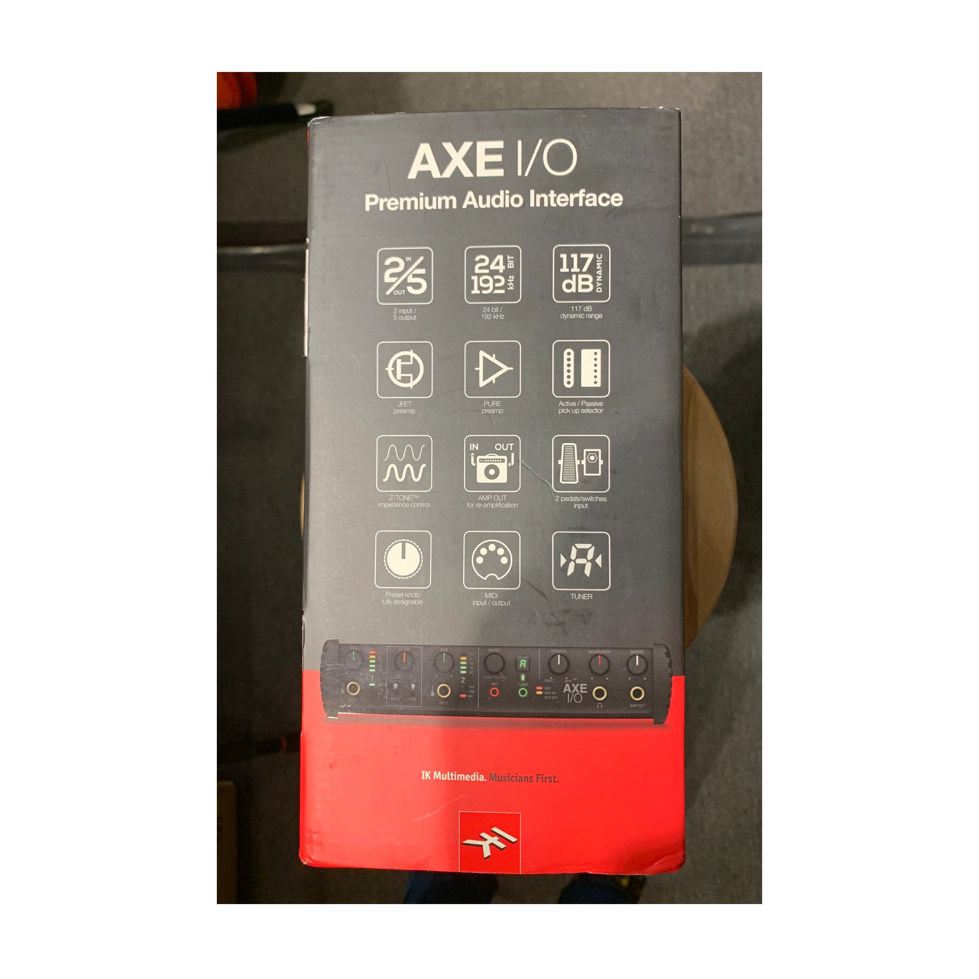 IK Multimedia AXE IO USB Audio Interface B-Stock