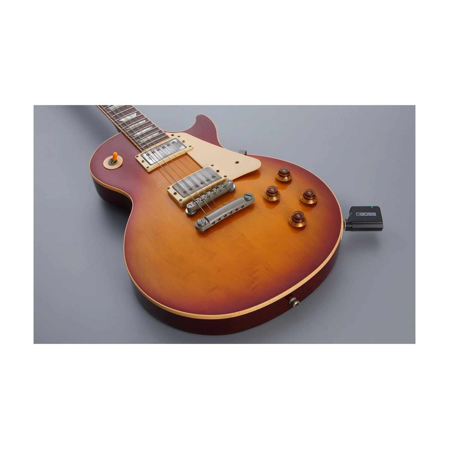 Boss WL-20 Guitar Wireless System on Les Paul