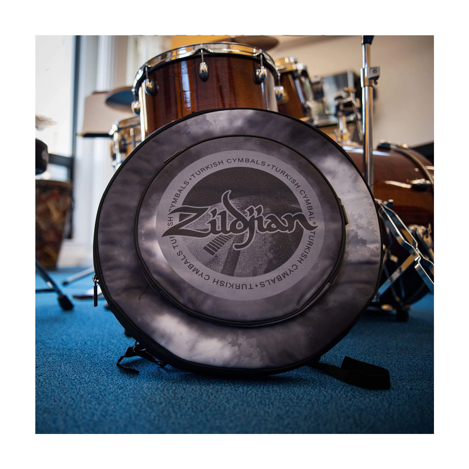 ZXCB00220 Lifestyle, at practice session.