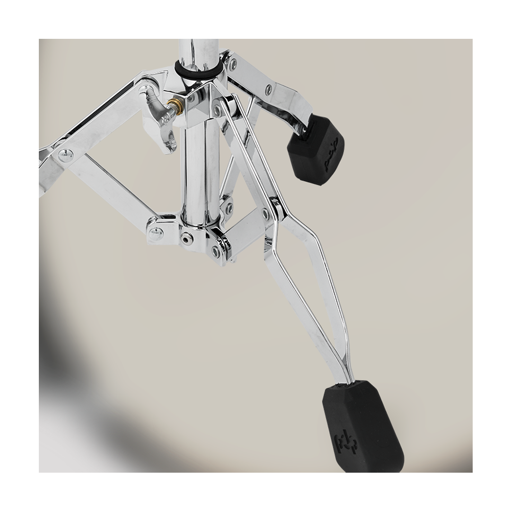 Close-up view of tripod feet of PDP 800 Series Snare Stand