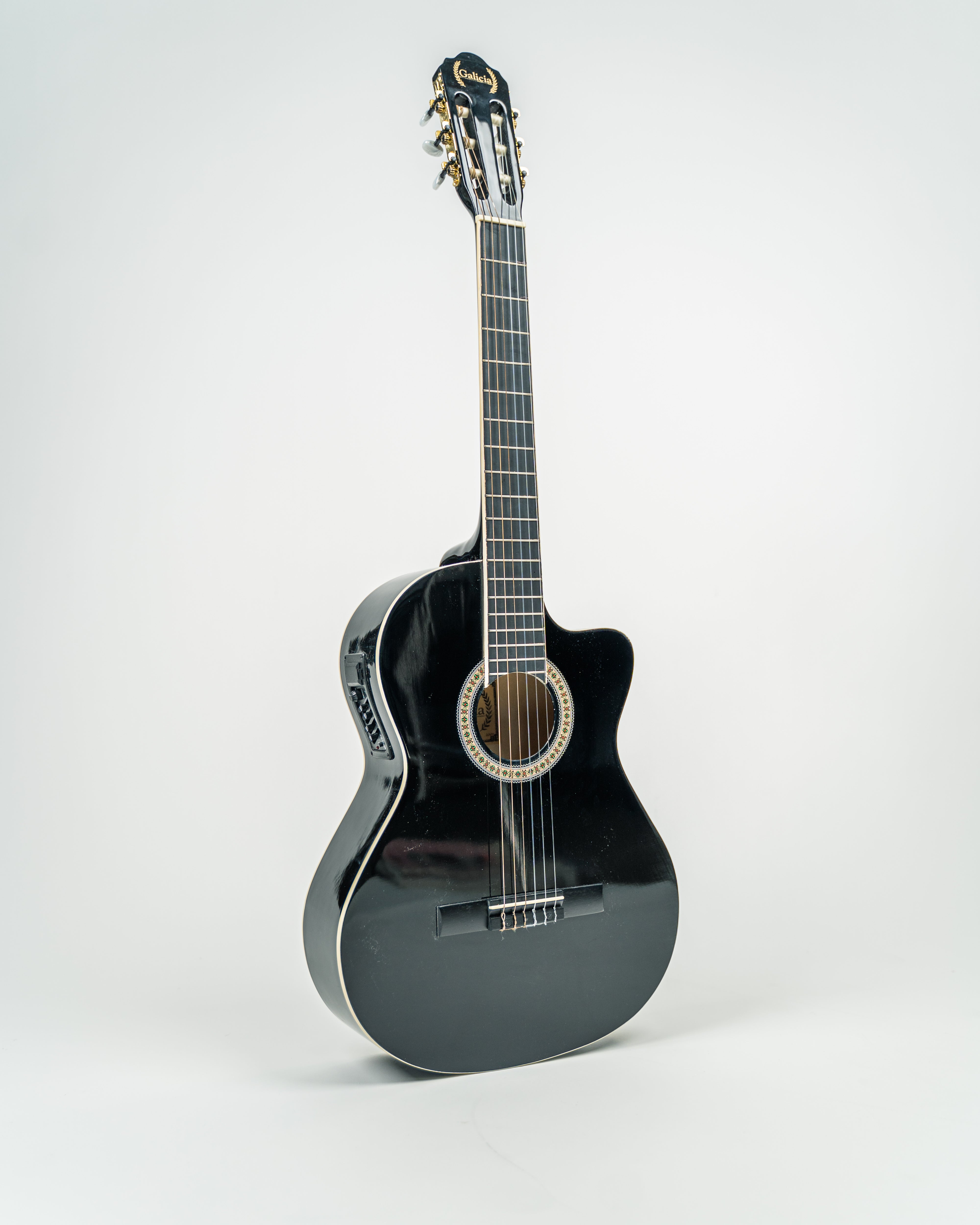 Galicia ESC-120CE 6-String Nylon 39" Cutaway Classical Guitar