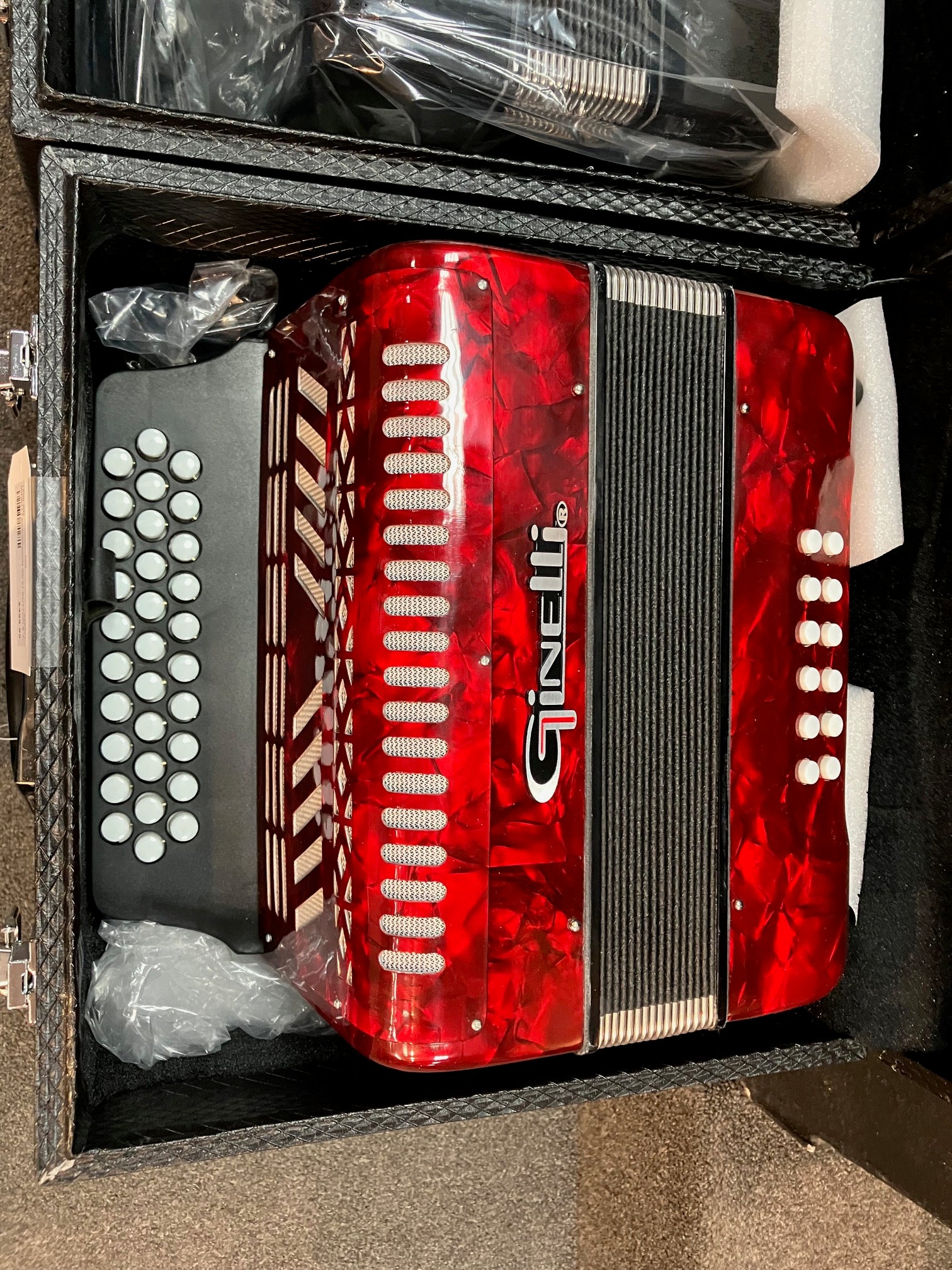 Ginelli Accordion W/ 31 Button & 12 Bass - Red