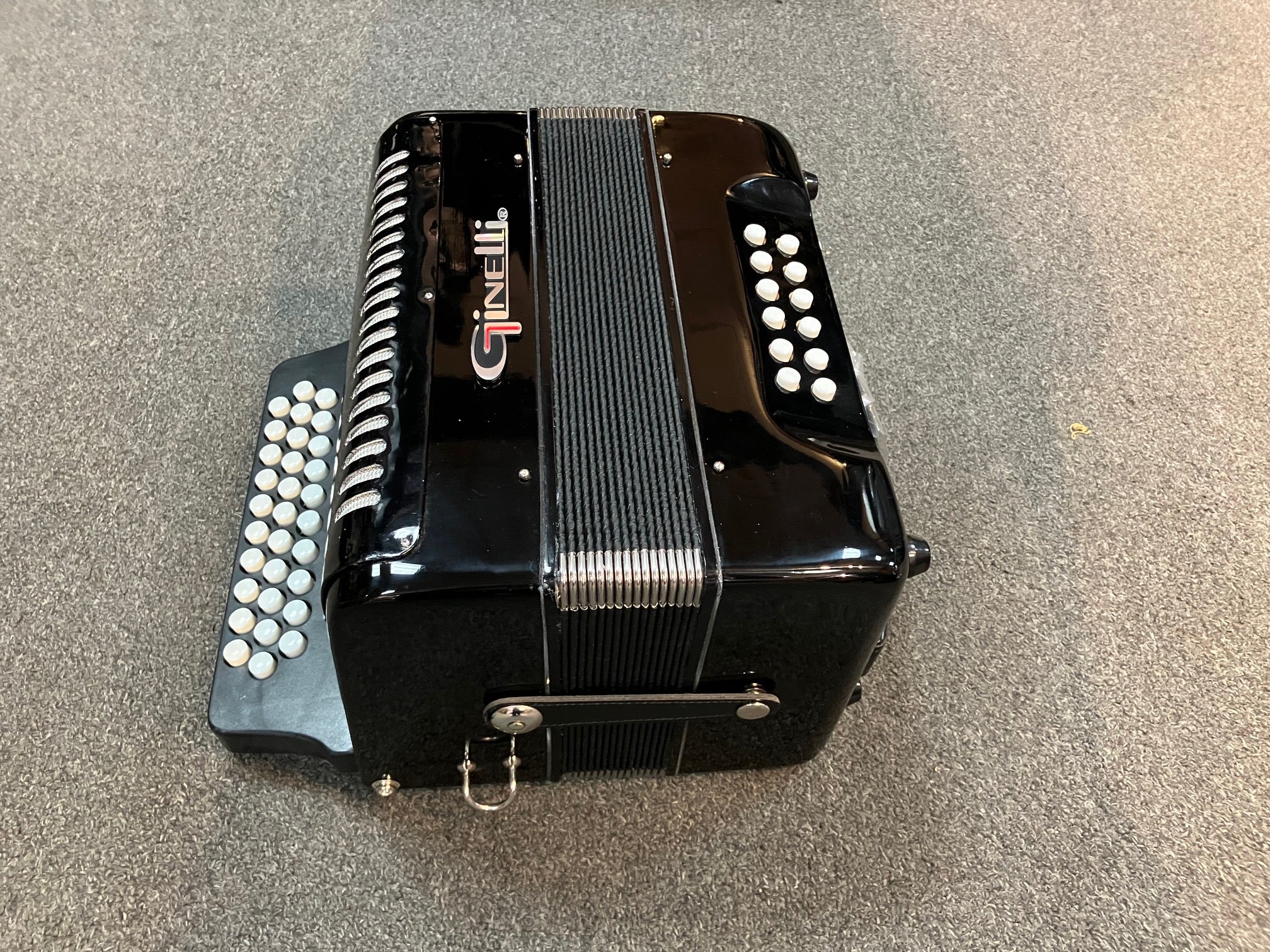 Ginelli Accordion W/ 31 Button & 12 Bass - Black