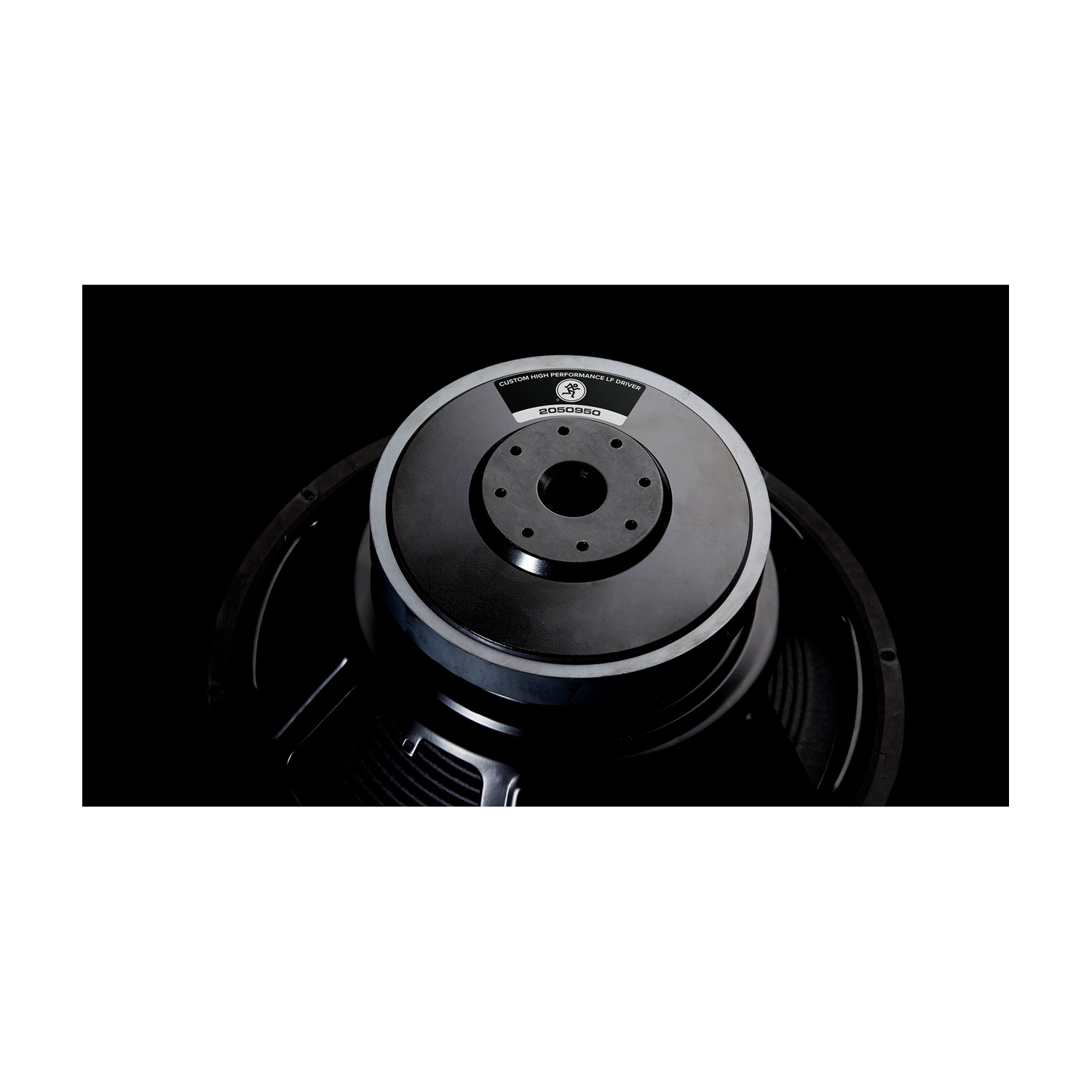Mackie SRM-FLEX Column Array Portable 1300W PA System front sinde angle view Speaker component close up