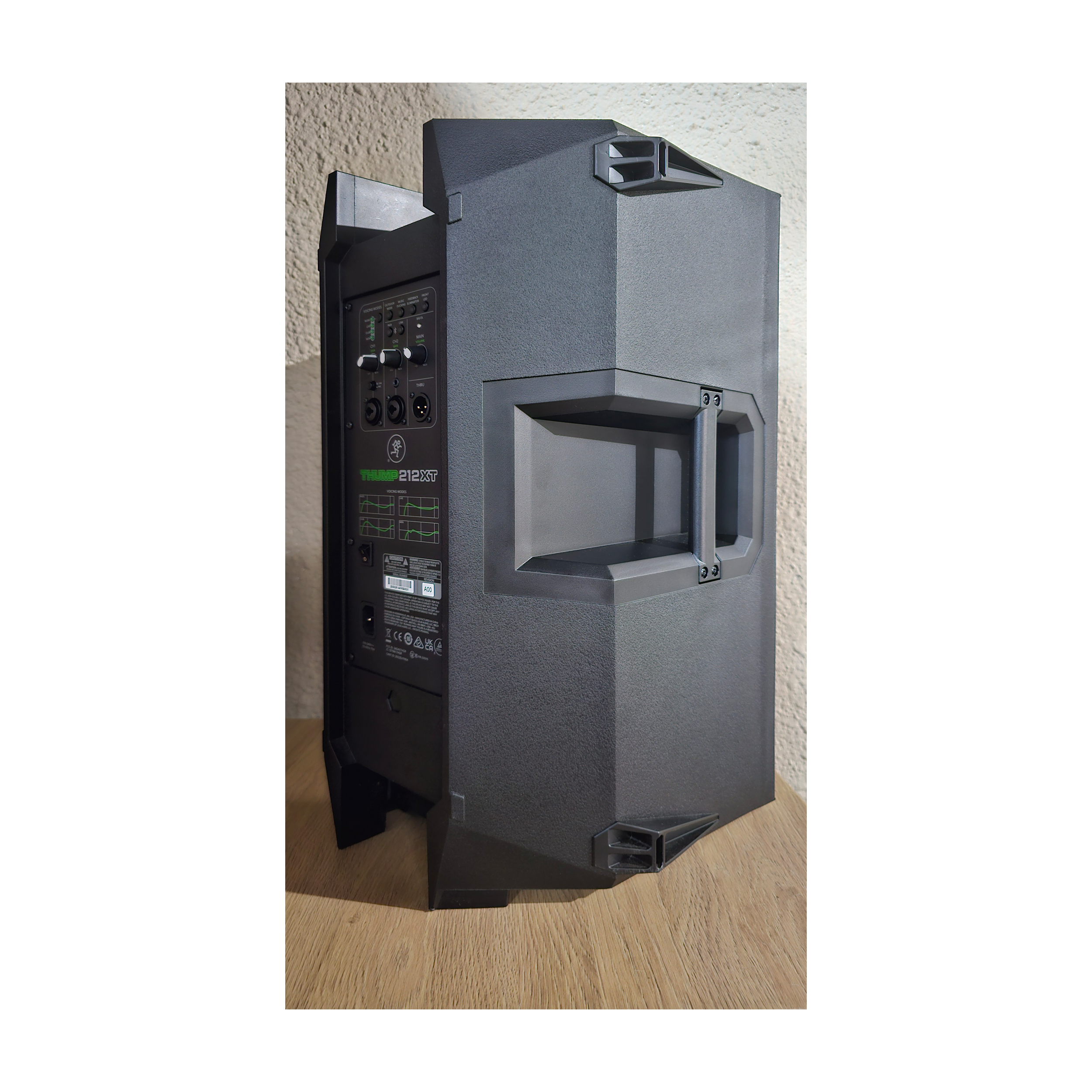 Mackie Thump212XT 12" 1400W Powered Loudspeaker w/ Bluetooth - B-Stock