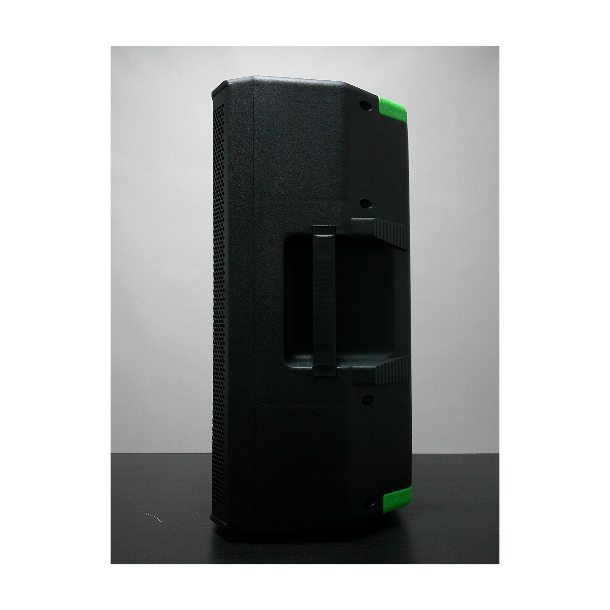 Mackie Thrash 212 1300-Watt 12-inch Powered Loudspeaker - B-Stock