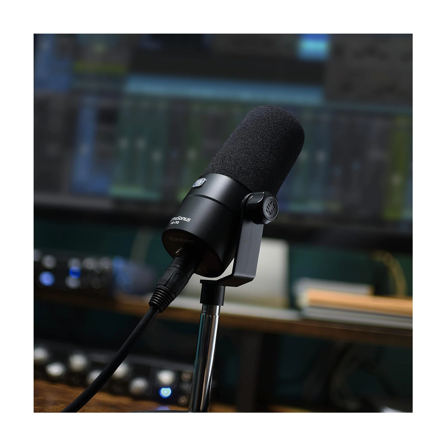 PD-70 at the Studio, Lifestyle.