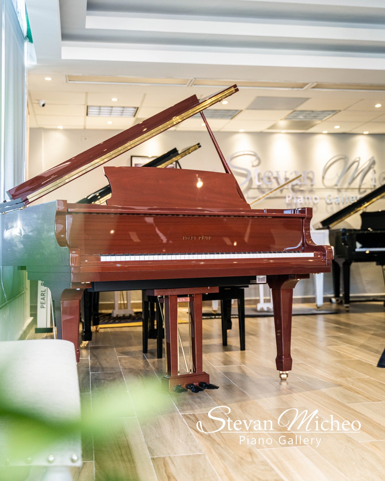 Pearl River Grand Piano - Polished Mahogany