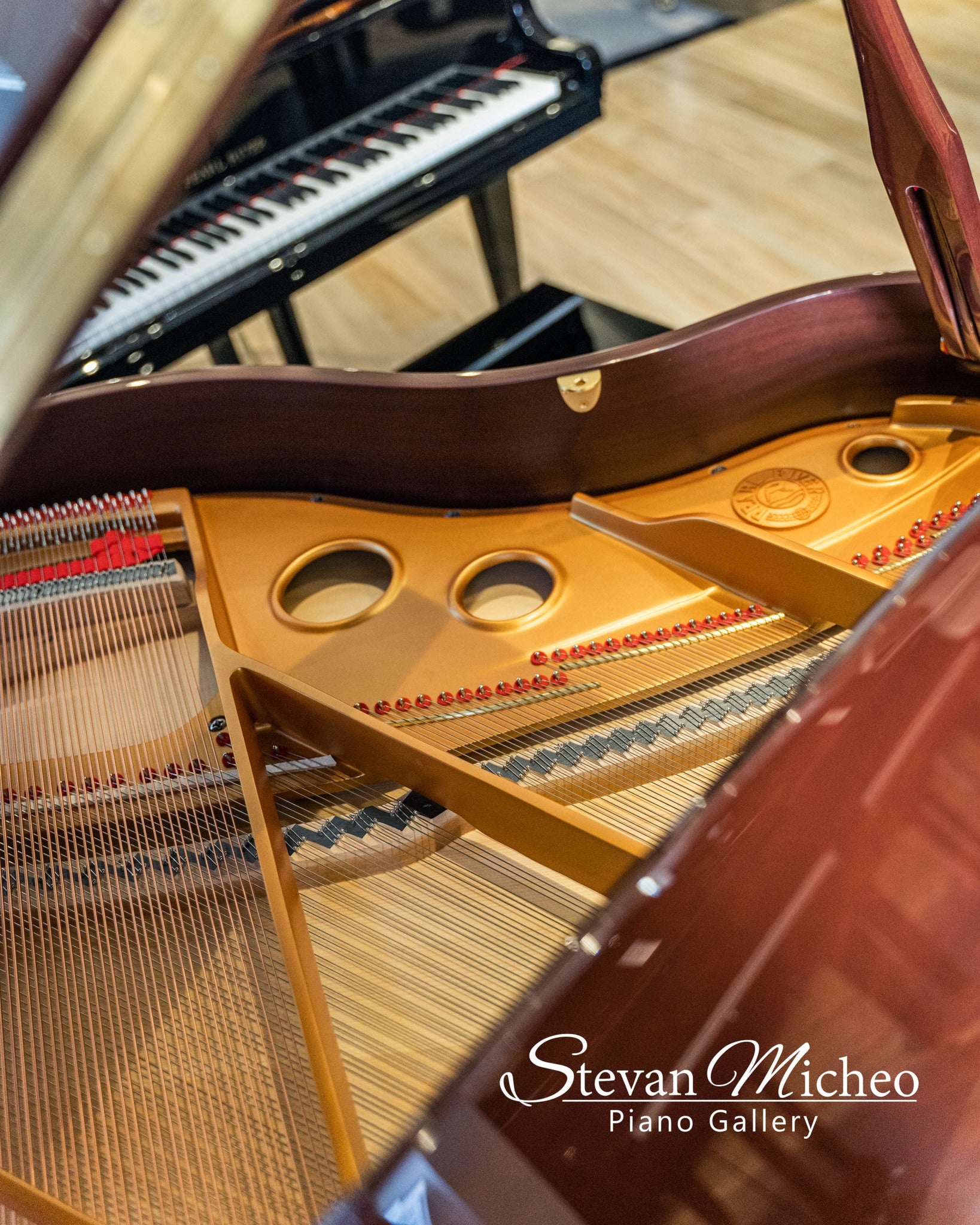 Pearl River Grand Piano - Polished Mahogany