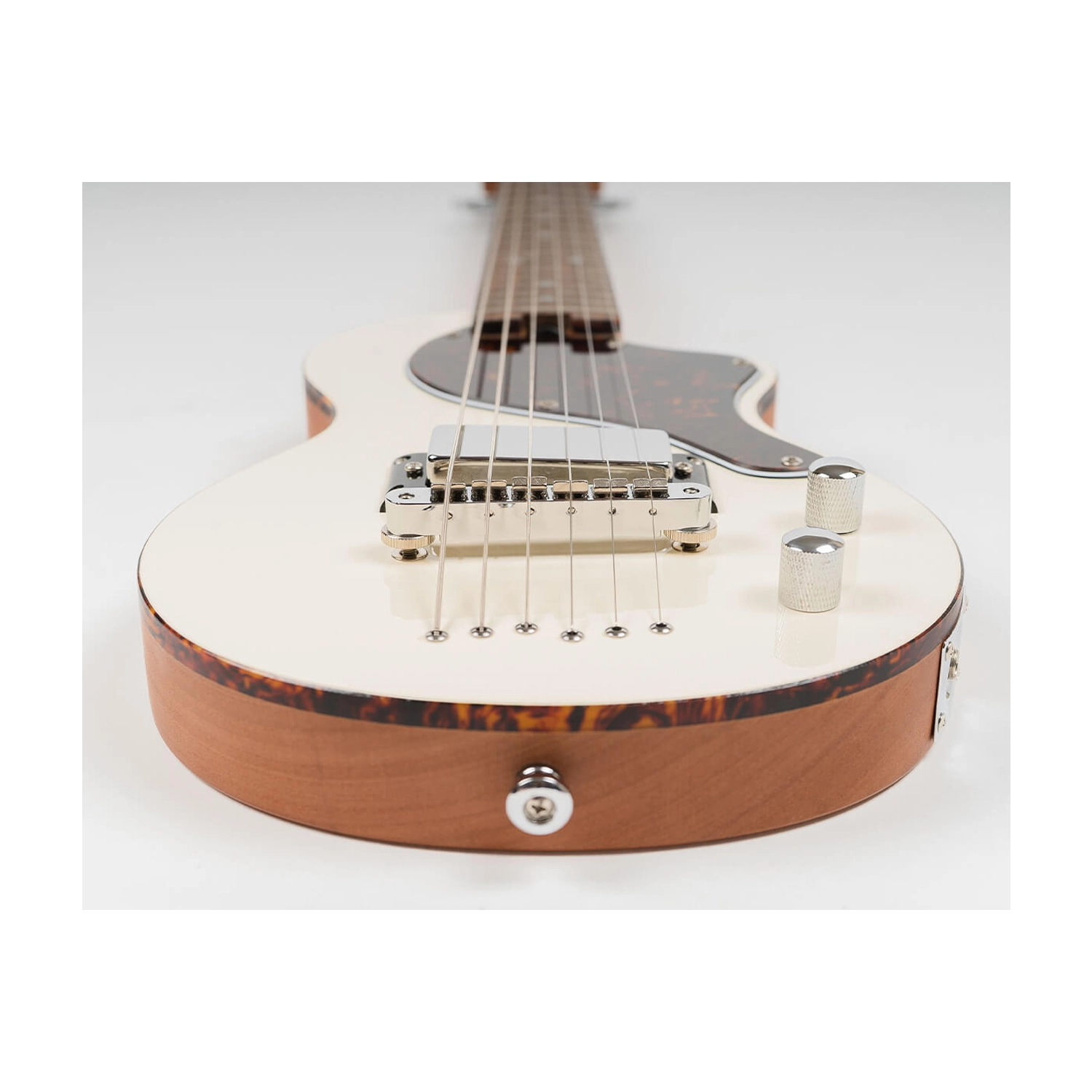 Guitarra de viaje Blackstar CARRYGTRWH con bolsa, blanca
