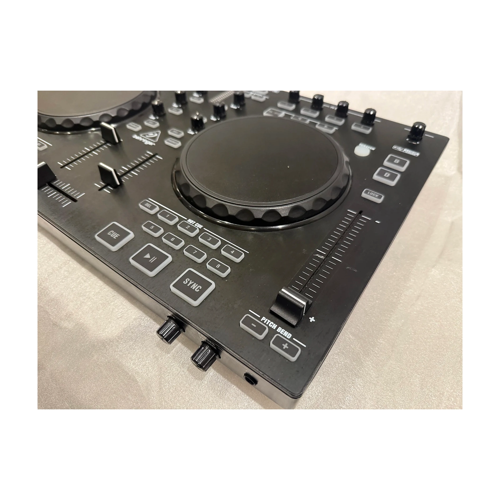 Behringer CMD Studio 4a 4-Deck DJ Controller - B-Stock