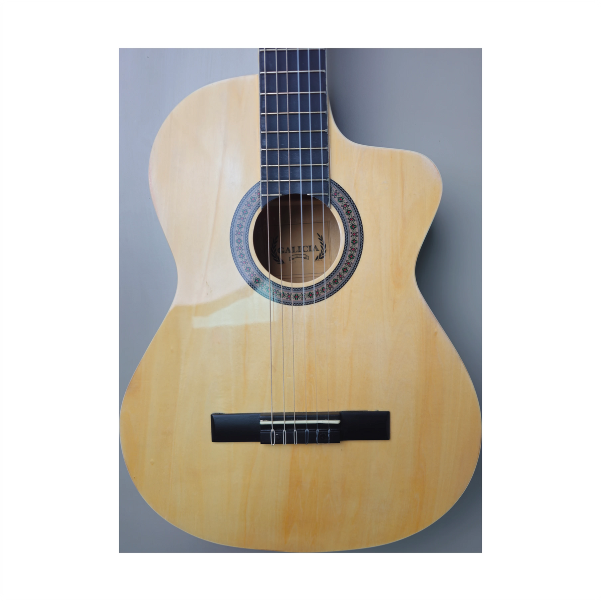 Galicia ESC-120CE 6-String Nylon 39" Cutaway Classical Guitar - Natural (B-STOCK)
