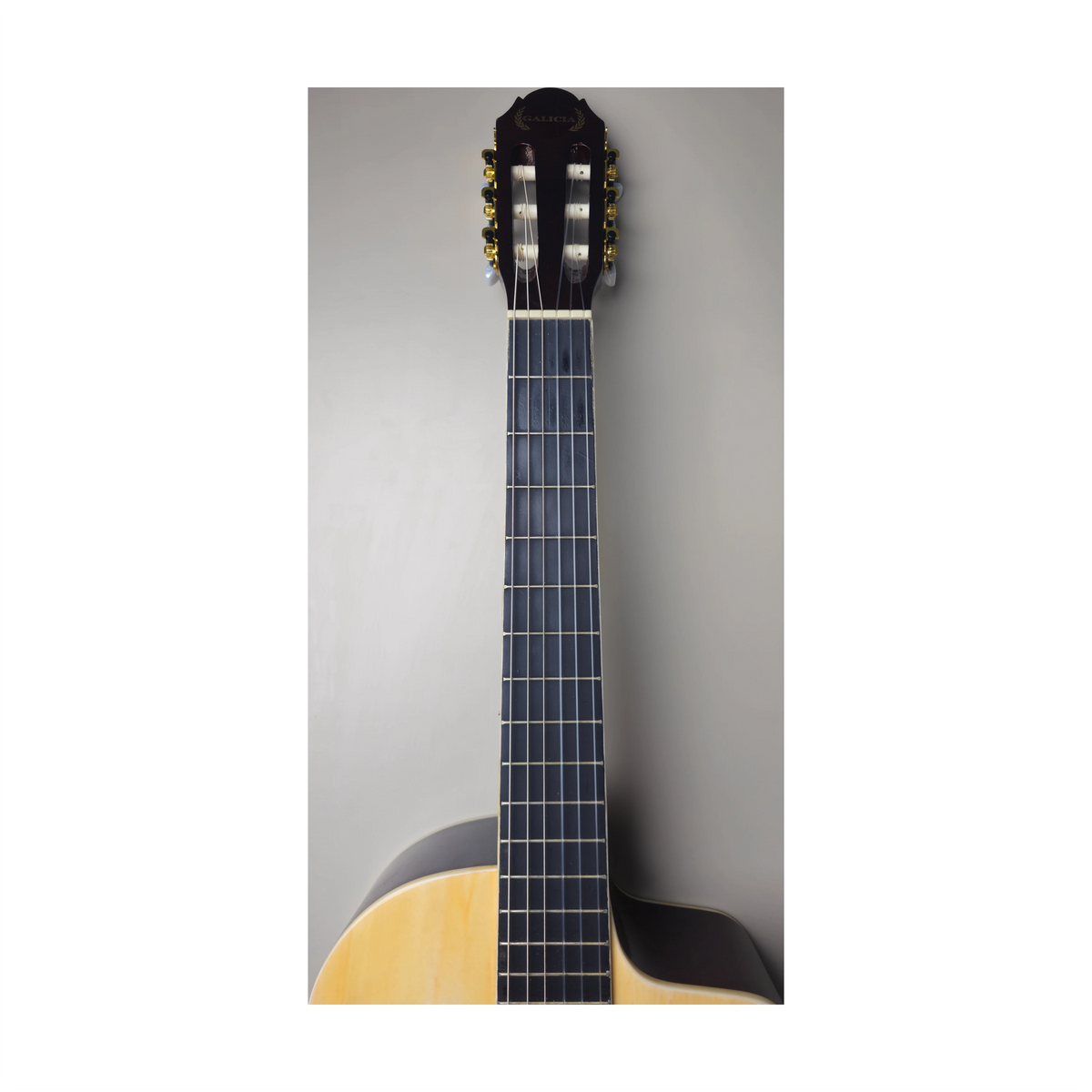 Galicia ESC-120CE 6-String Nylon 39" Cutaway Classical Guitar - Natural (B-STOCK)