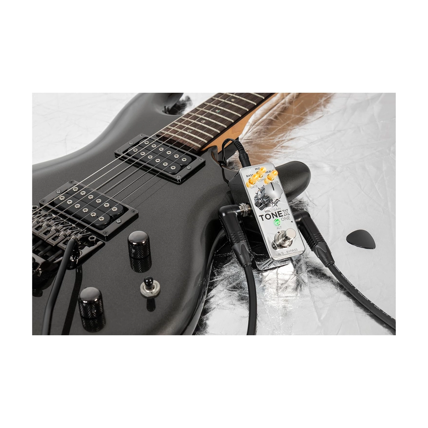 IK Multimedia Tonex One Joe Satriani Limited Edition AI multiFX Micro-Pedal