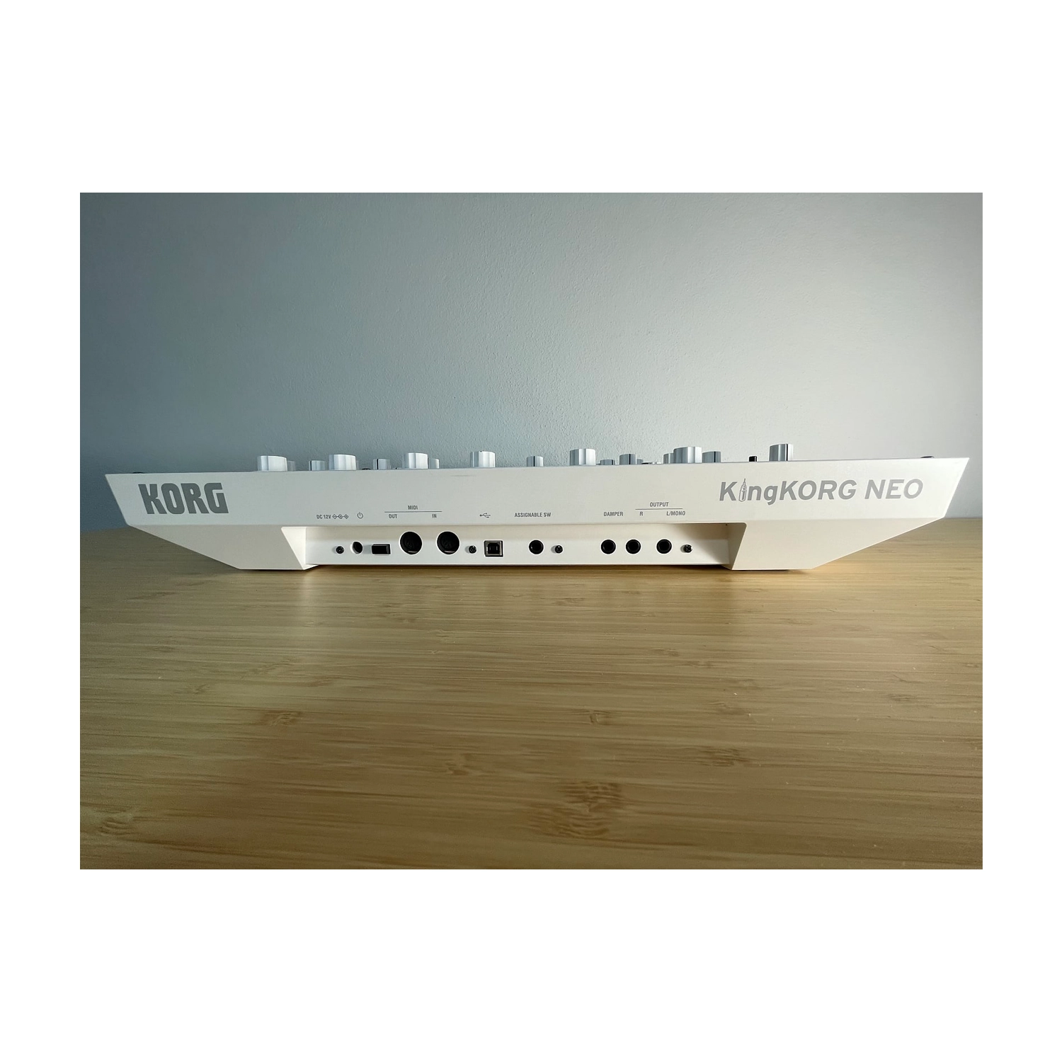 Korg KingKORG Neo 37-key Virtual Analog Synthesizer and Vocoder - B-Stock