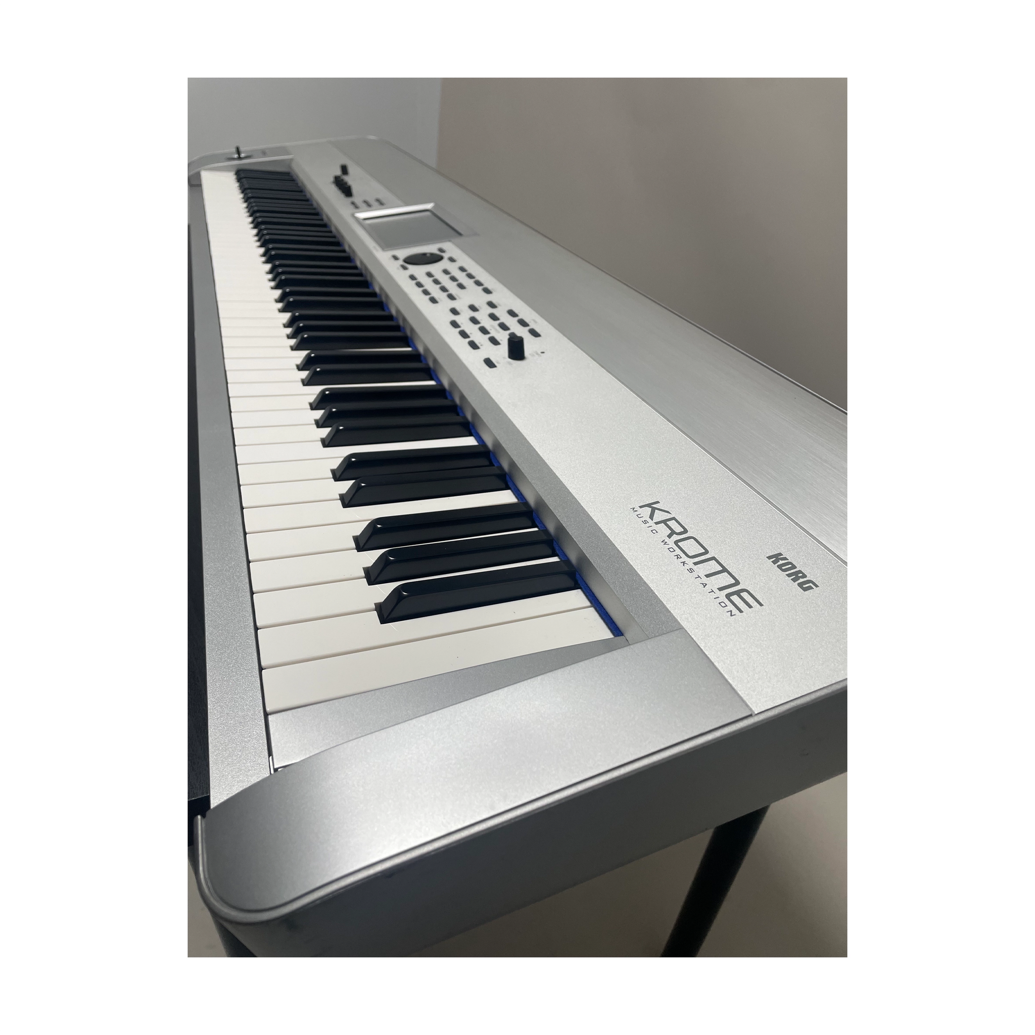 Korg Krome 73 Platinum Synthesizer Workstation - B-Stock