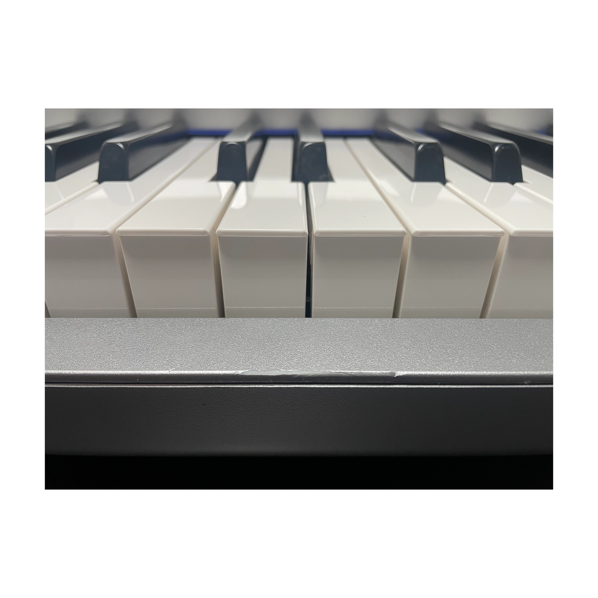 Korg Krome 73 Platinum Synthesizer Workstation - B-Stock