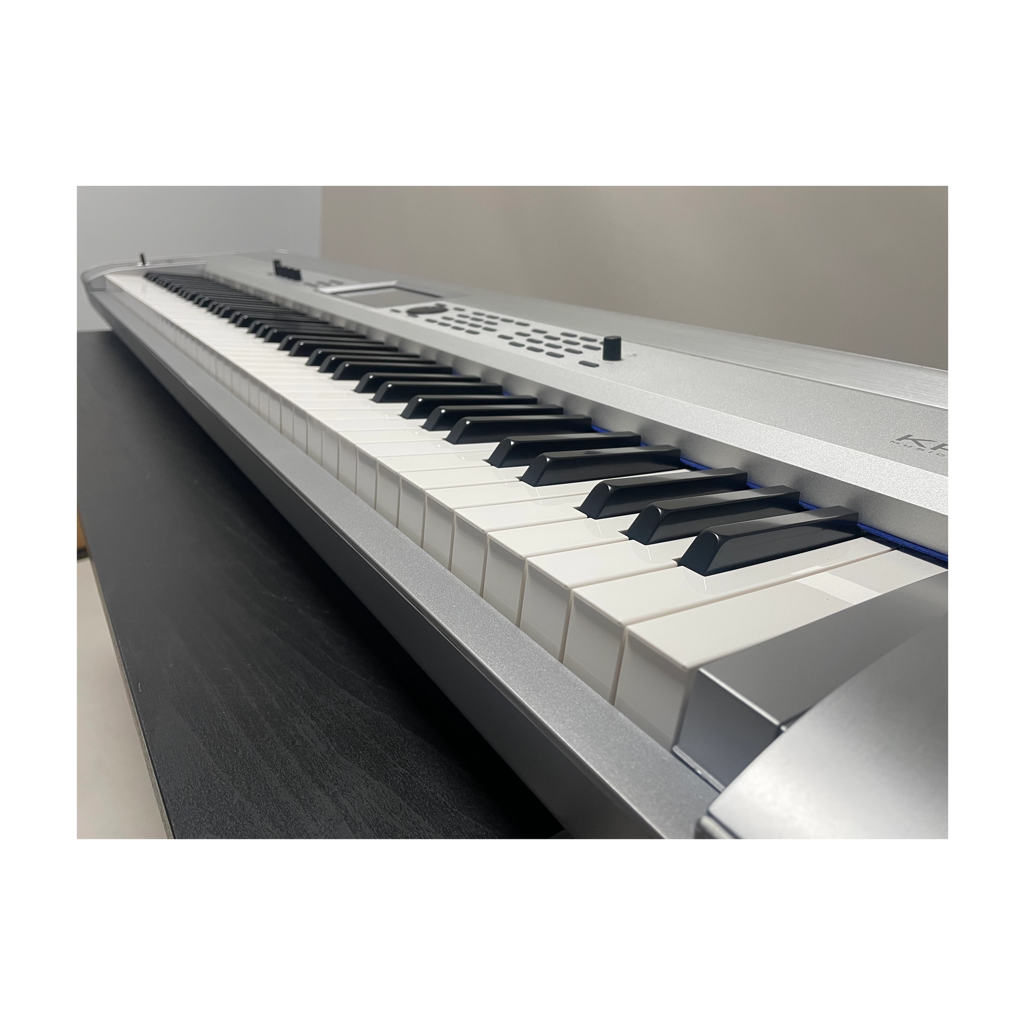 Korg Krome 73 Platinum Synthesizer Workstation - B-Stock