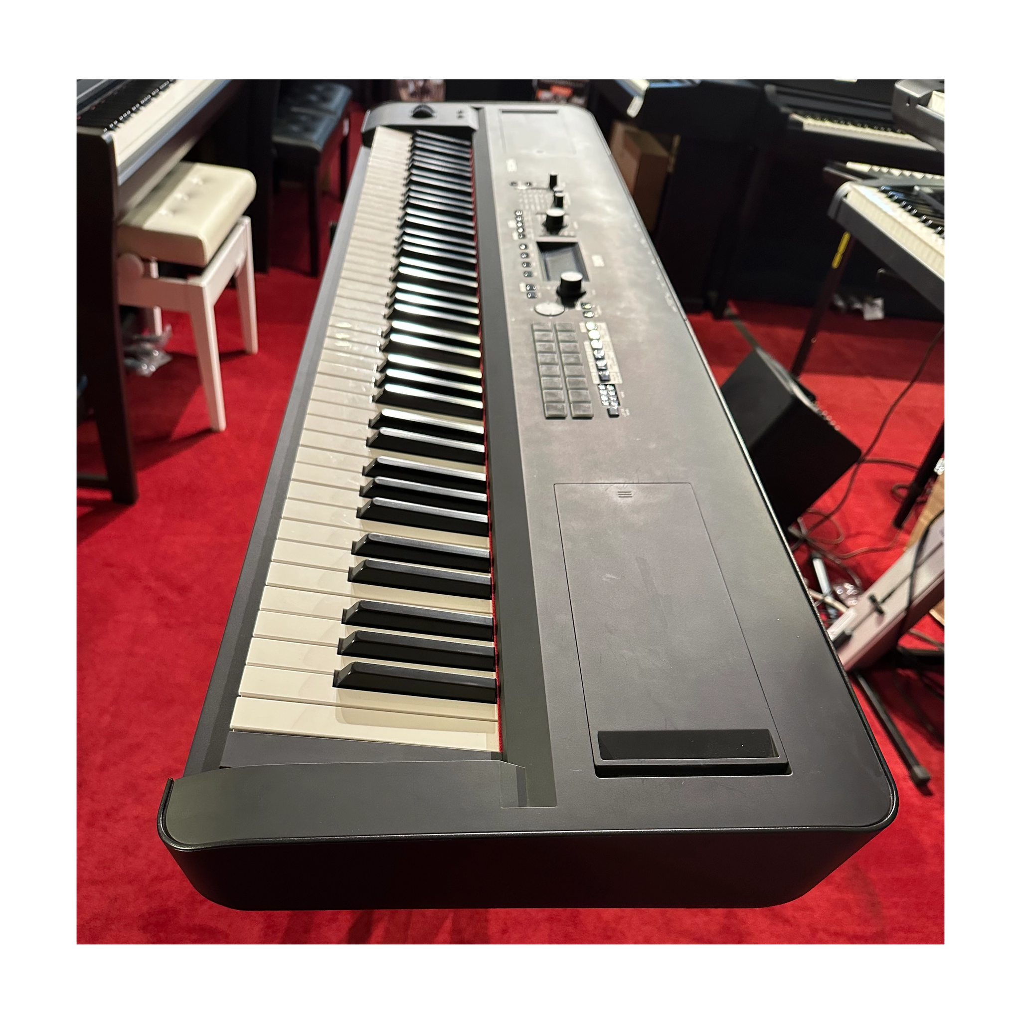 Korg Kross 2 88-Key Performance Synth/Workstation - Matte Black - B-Stock