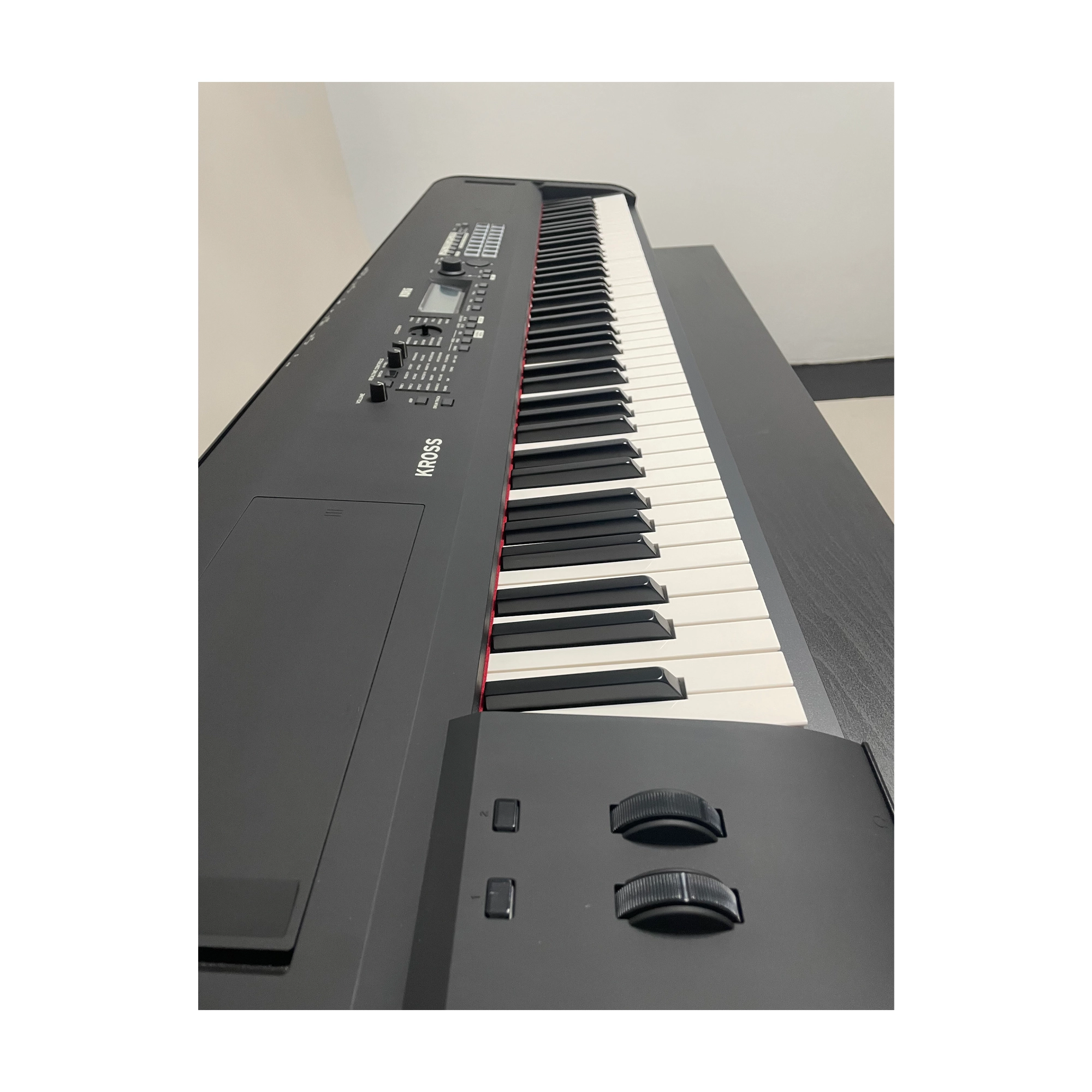 Korg Kross 88-Key Synth Workstation KROSS88BK - B-Stock