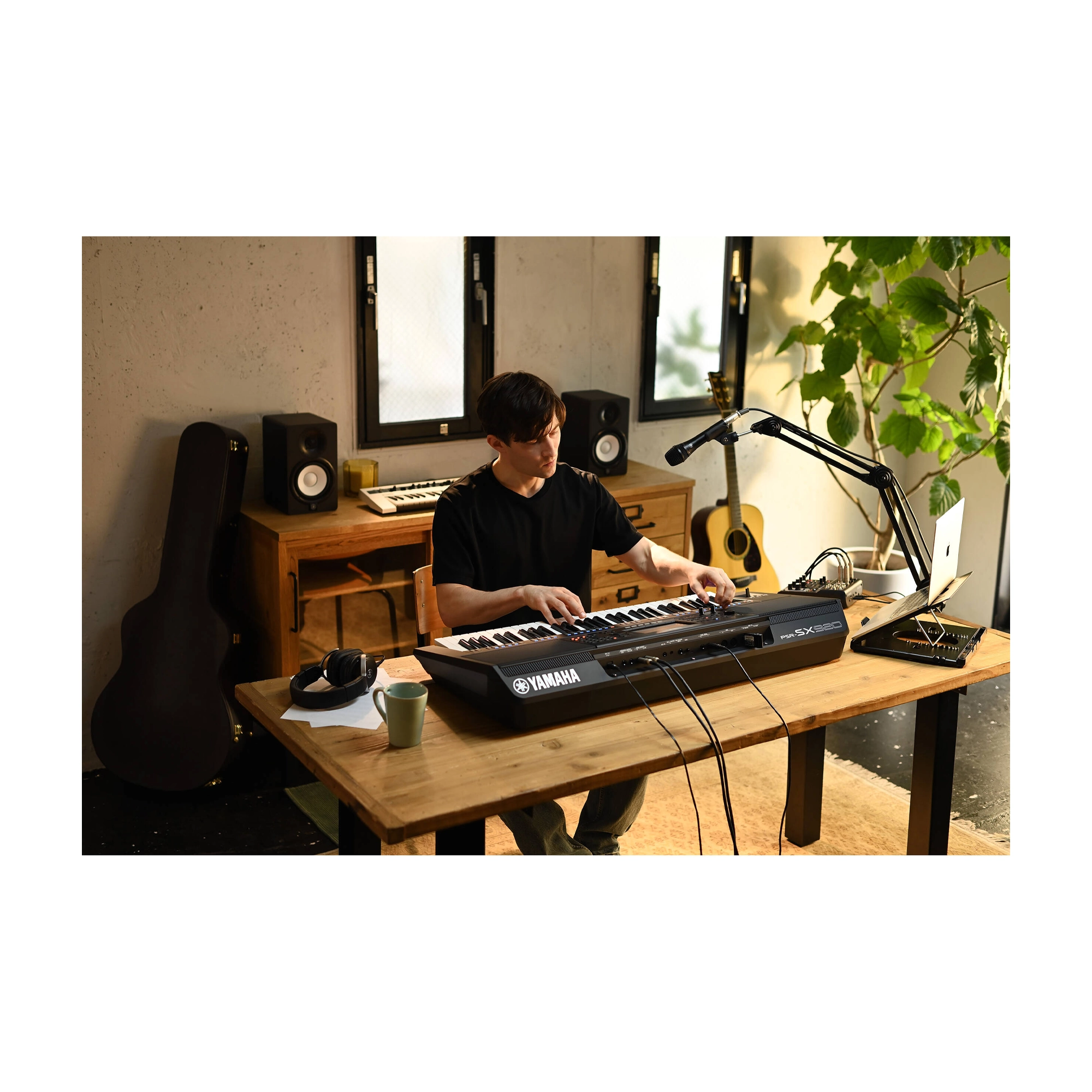 Yamaha PSR-SX920 61-key professional arranger workstation at the studio