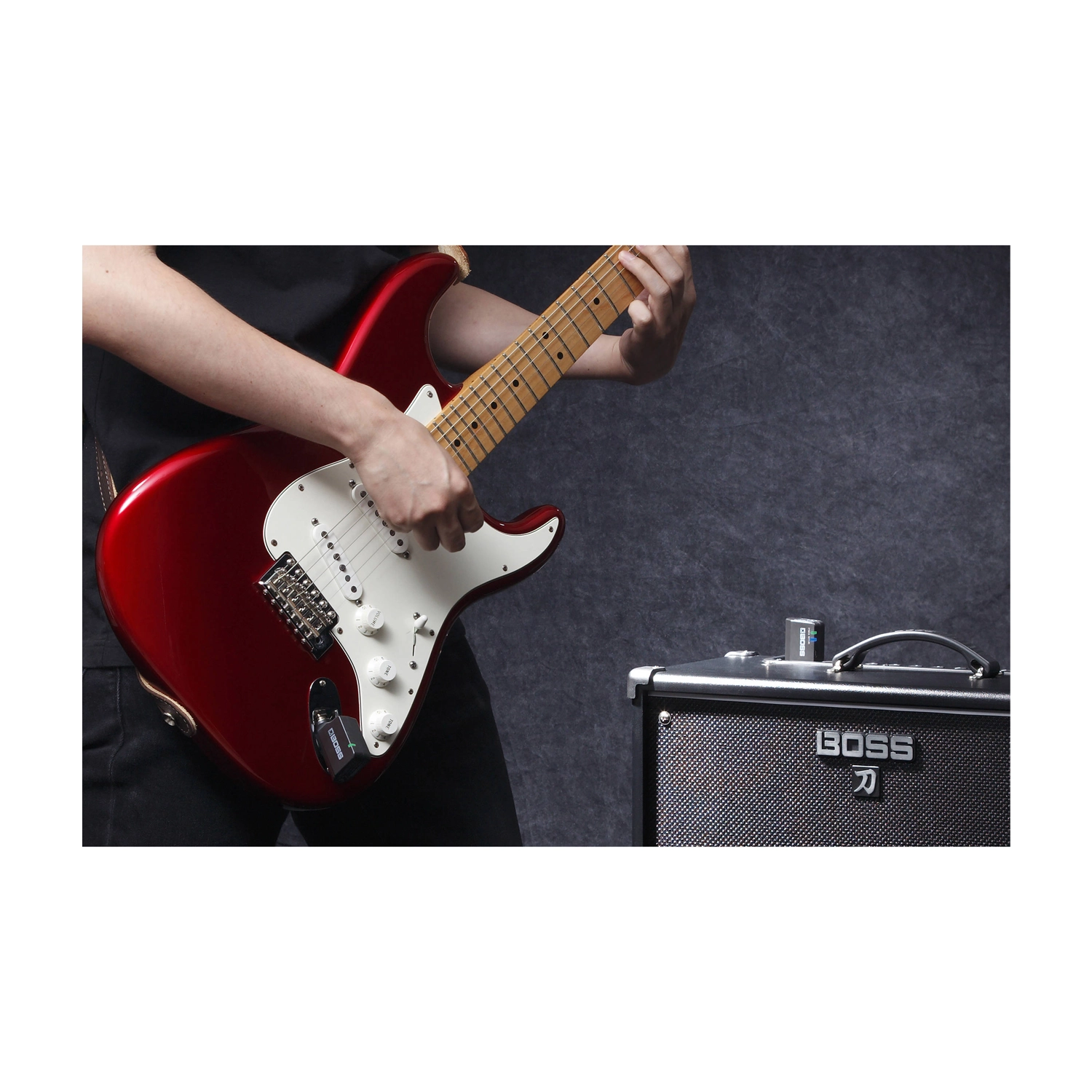 Boss WL-20 Guitar Wireless System on Stratocaster and Boss Katana amp