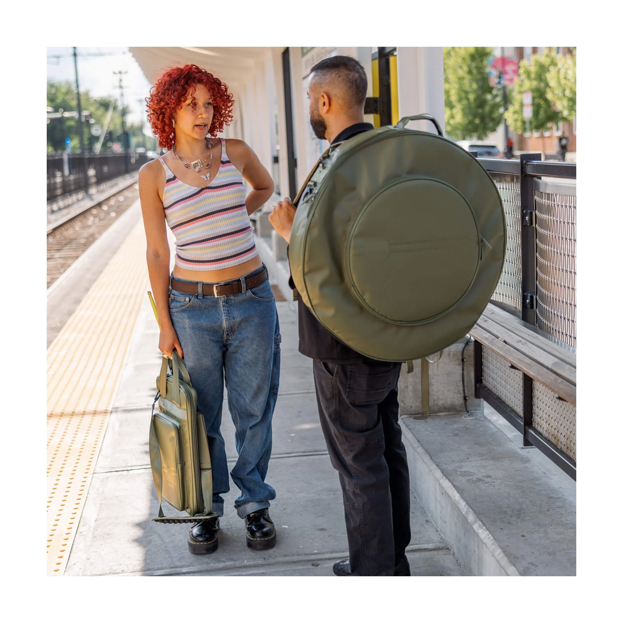 ZXSB00602 Lifestyle at the Train Station on Tour.