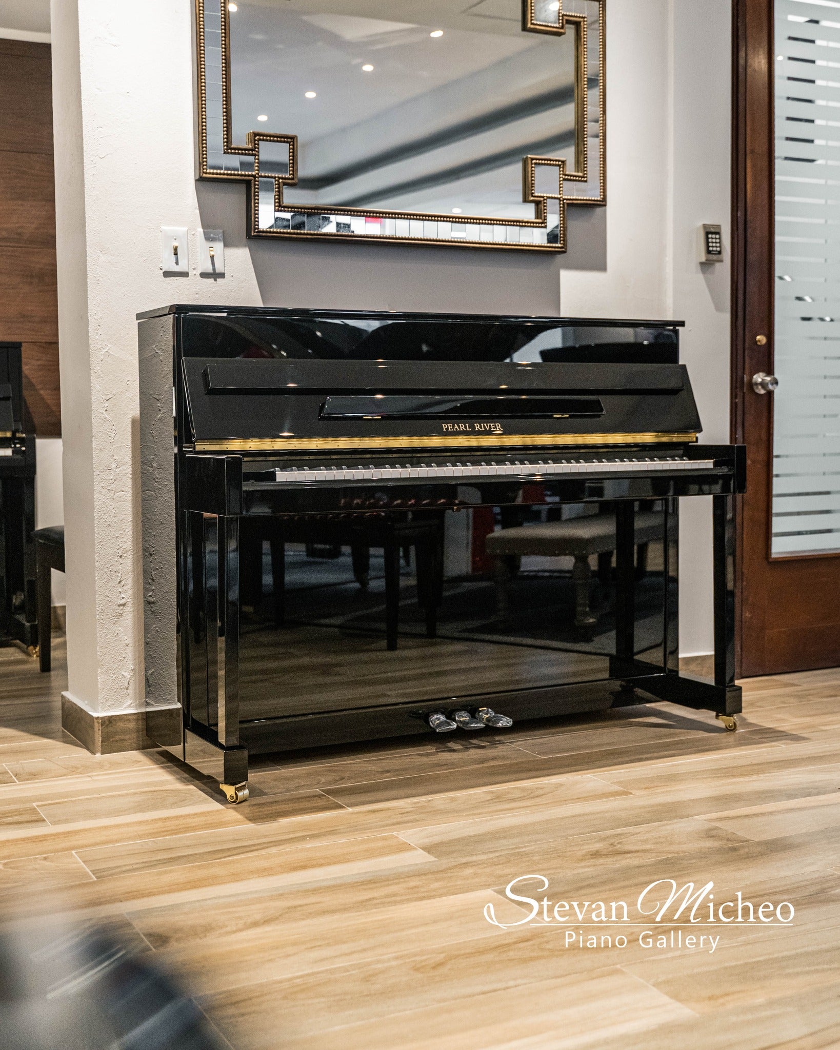 Pearl River EU118 Upright Piano With Bench - Polished Ebony