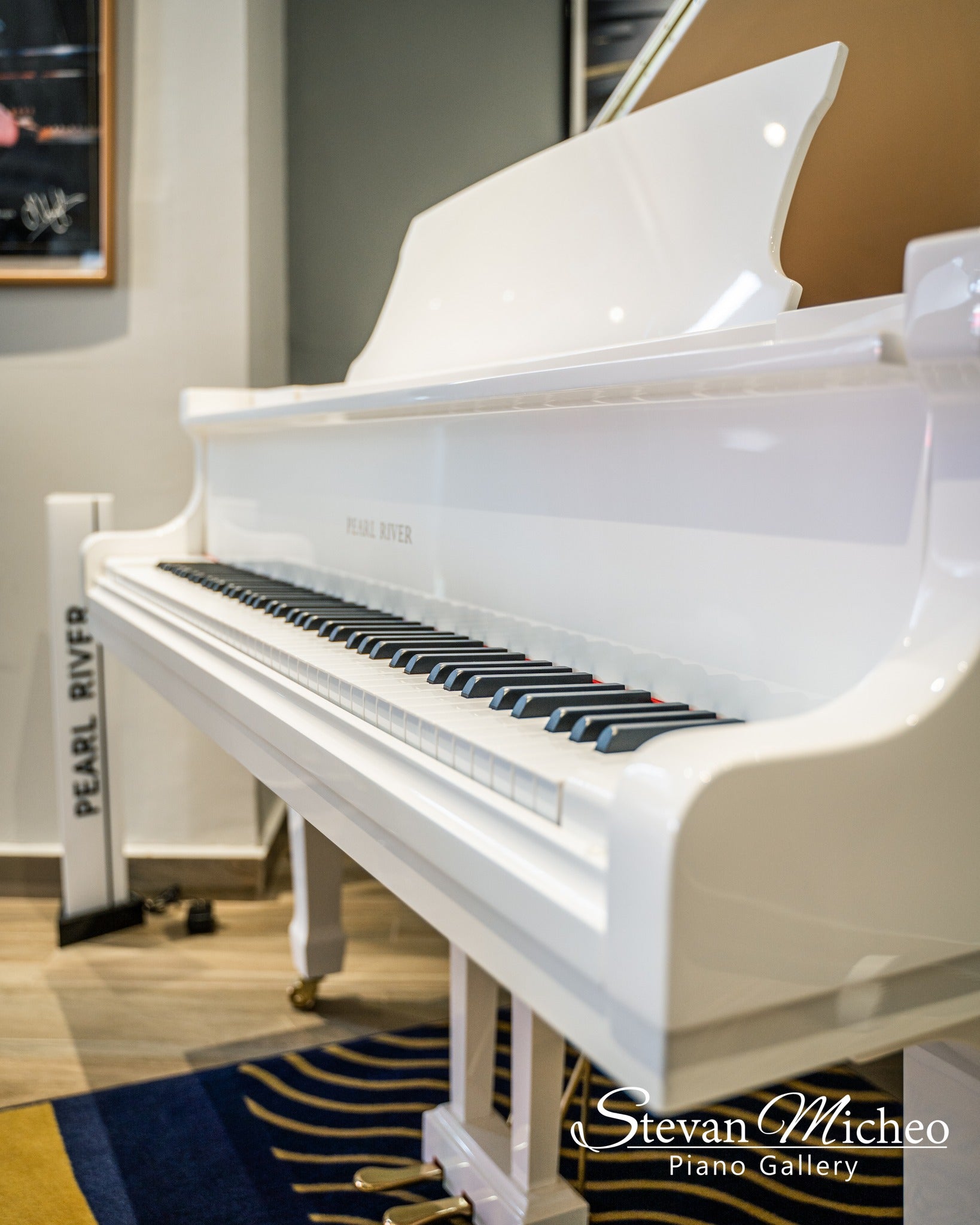 Pearl River GP170 Grand Piano - Polished White