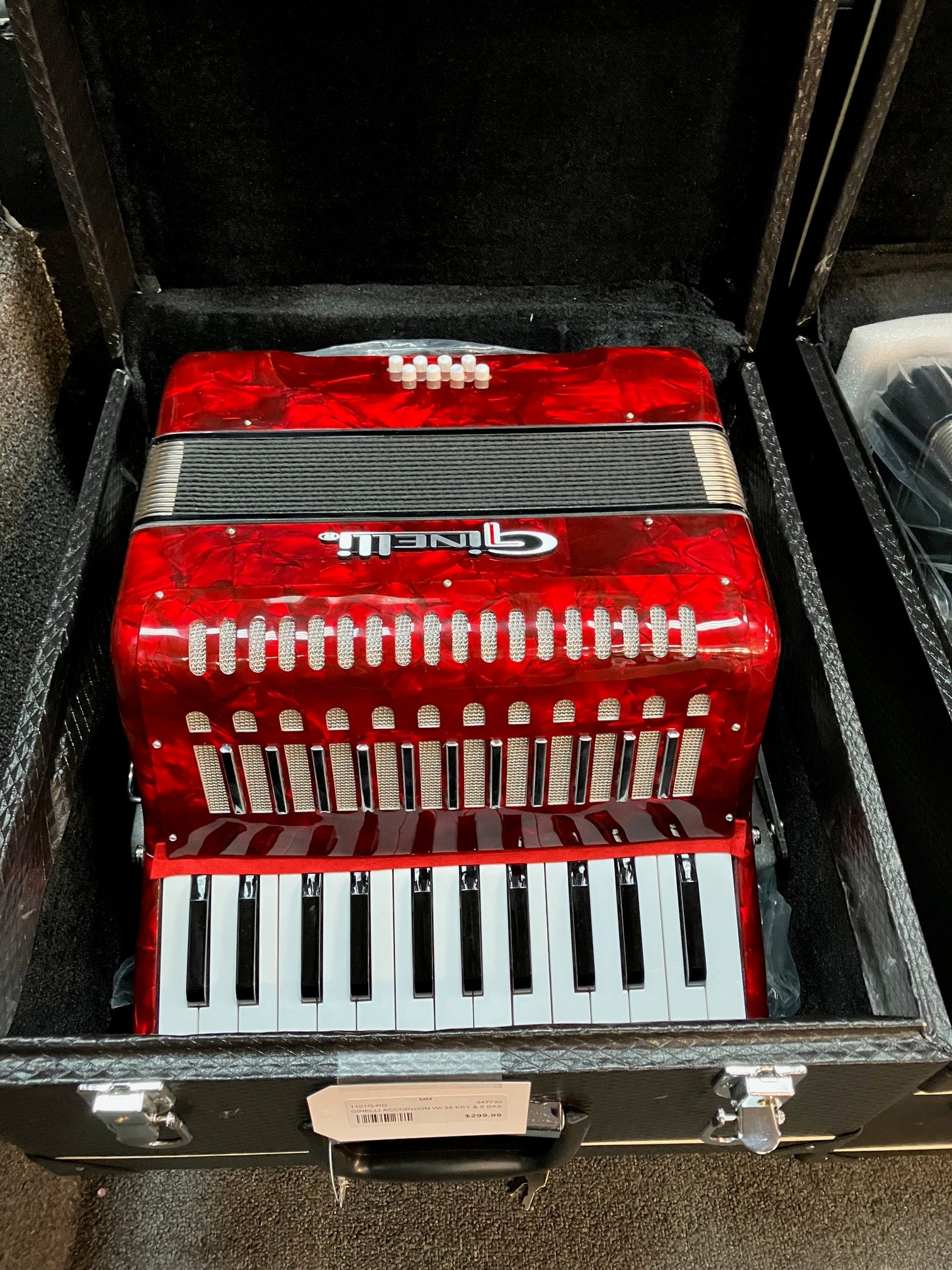 Ginelli Accordion W/ 25 Key & 8 Bass - Red