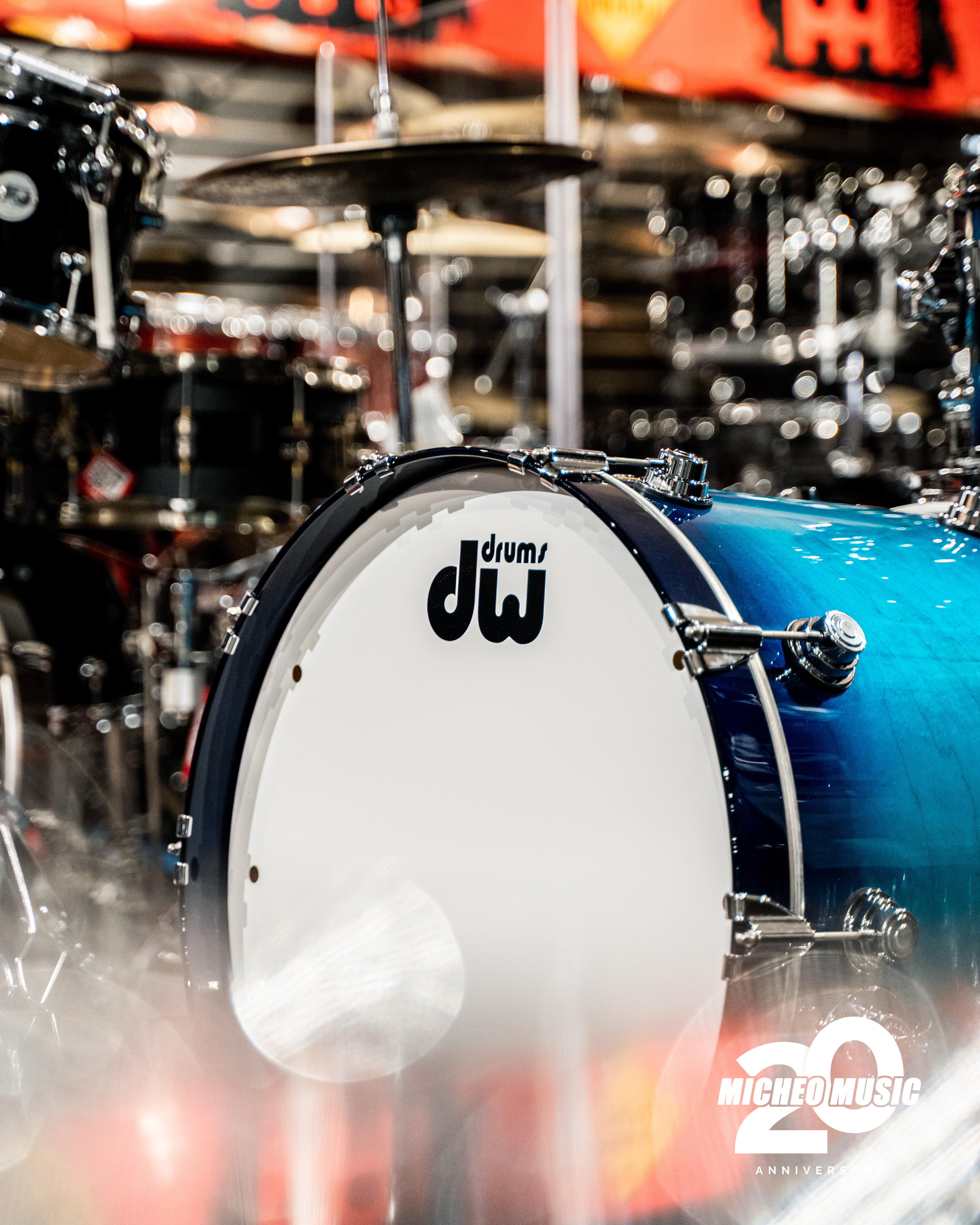 Kit de batería DW Jazz Series Custom de 3 piezas en arce/madera de goma - De azul real a azul real