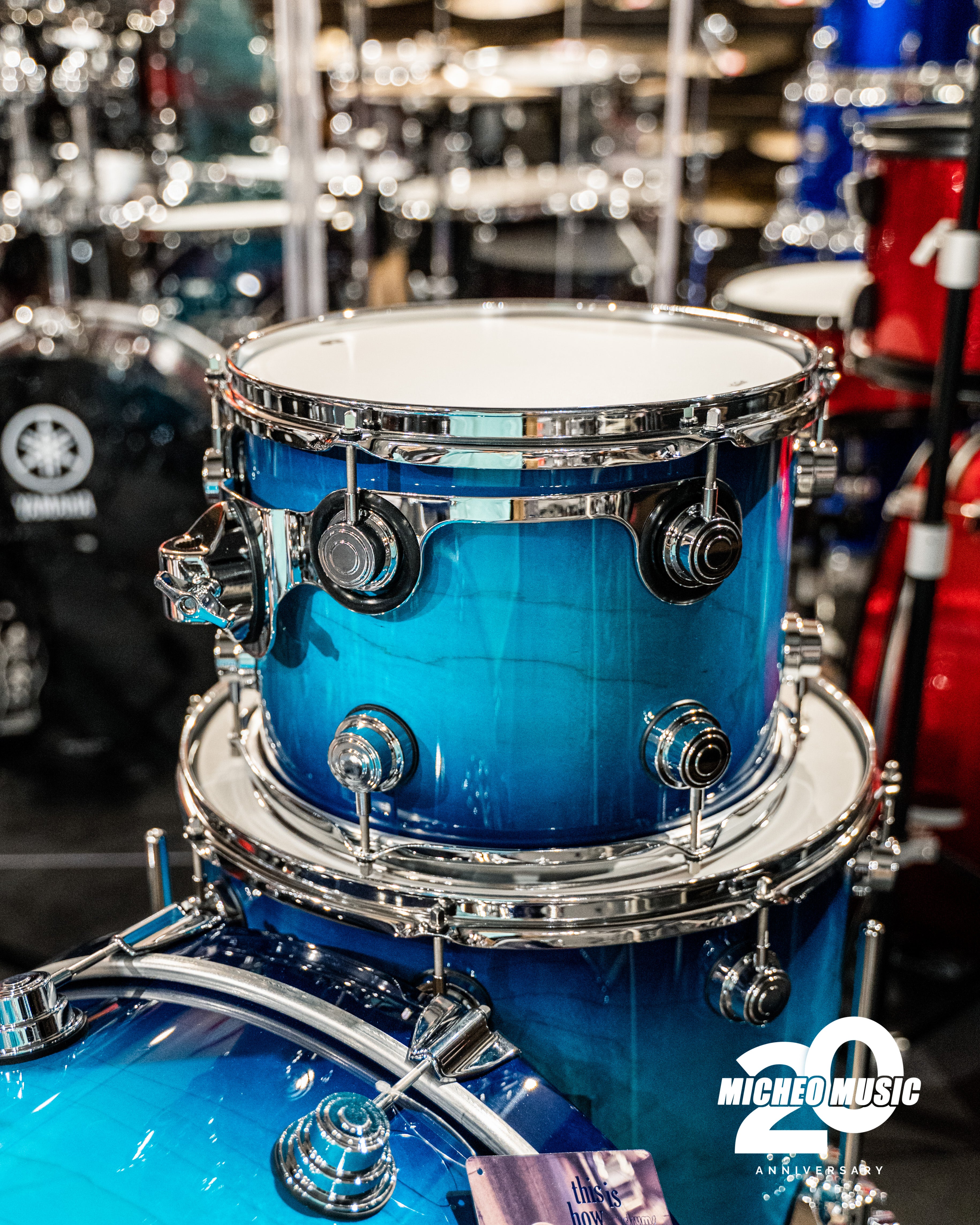 Kit de batería DW Jazz Series Custom de 3 piezas en arce/madera de goma - De azul real a azul real